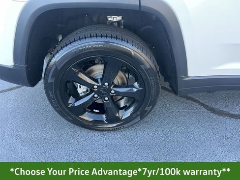 Certified 2023 Jeep Grand Cherokee Altitude image 12