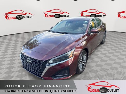 Used 2023 Nissan Altima 2.5 SV w/ SV Premium Package AWD/4WD image 1