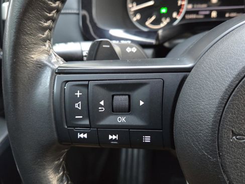 Used 2024 Nissan Pathfinder SV image 27