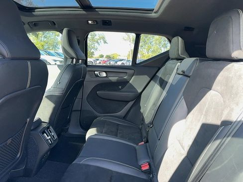 Used 2021 Volvo XC40 T5 R-Design w/ Protection Package Premier image 13