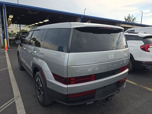 Used 2024 Hyundai Santa Fe SE FWD image 4