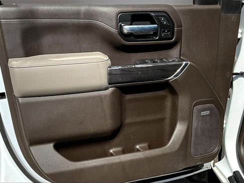 Used 2021 Chevrolet Silverado 3500 LTZ w/ LTZ Texas Edition image 21