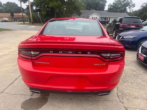 Used 2015 Dodge Charger SXT image 6