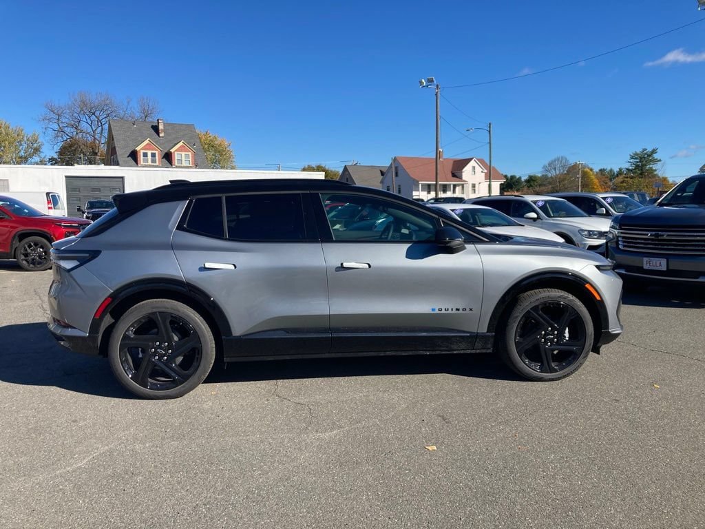 New 2026 Chevrolet Equinox EV RS w/ Convenience Package II FWD image 25