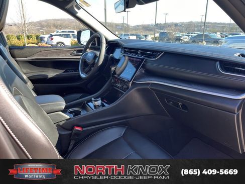 Used 2025 Jeep Grand Cherokee Limited image 28