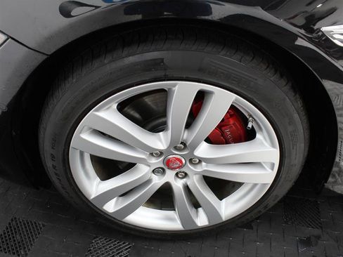 Used 2016 Jaguar XJ L Portfolio image 20