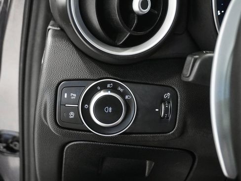 Used 2024 Alfa Romeo Giulia Veloce image 23