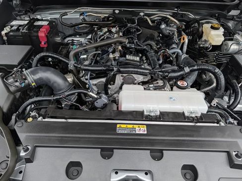 Used 2025 Toyota Tacoma SR AWD/4WD image 36