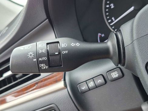 Used 2013 Lexus ES 350 w/ Ultra Luxury Pkg FWD image 35