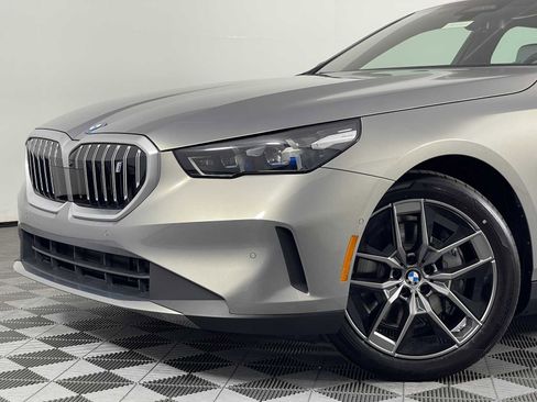 New 2026 BMW i5 eDrive40 image 2