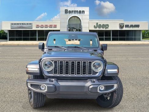 Certified 2025 Jeep Wrangler Unlimited Sahara AWD/4WD image 6