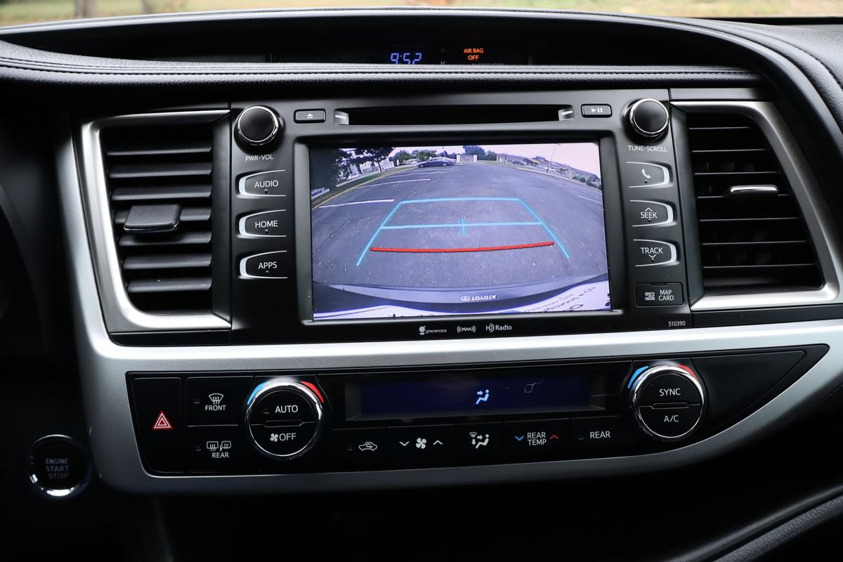 Used 2019 Toyota Highlander SE AWD/4WD image 39