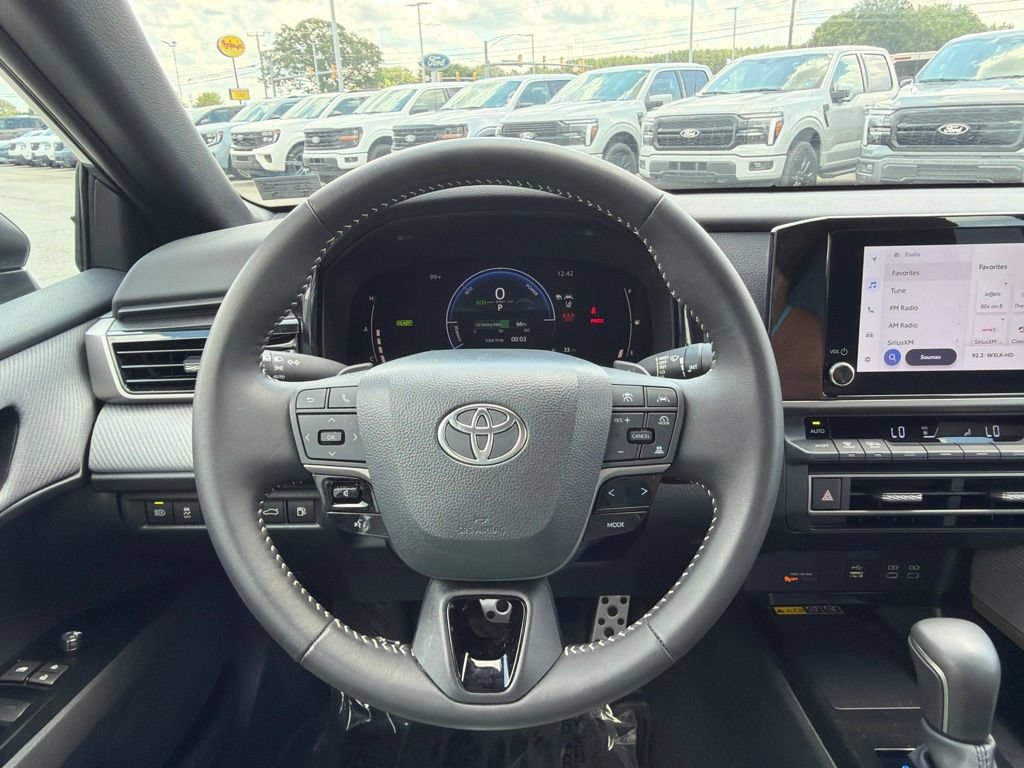 Used 2026 Toyota Camry SE FWD image 25