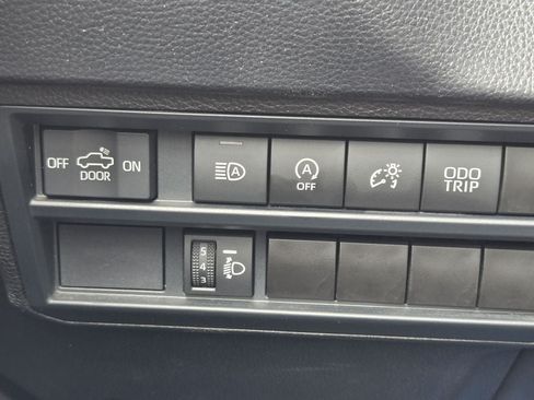 Used 2025 Toyota Tundra SR AWD/4WD image 24