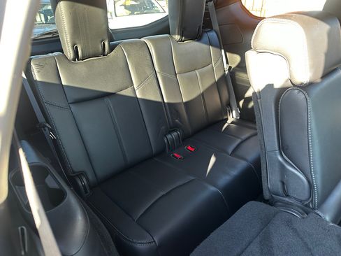 Used 2019 Nissan Pathfinder SL image 23