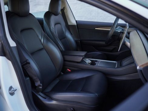 Used 2023 Tesla Model 3 Standard Range image 25