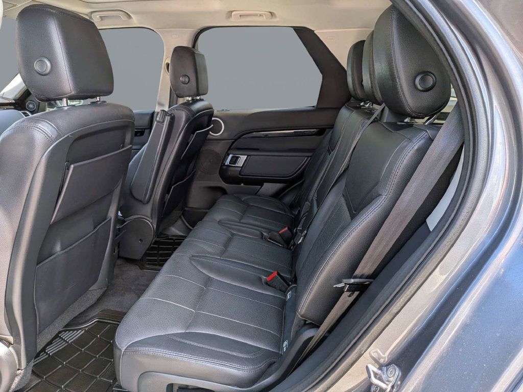 Used 2018 Land Rover Discovery SE AWD/4WD image 13