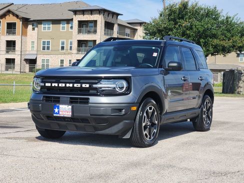 Used 2024 Ford Bronco Sport Outer Banks w/ Tech Package AWD/4WD image 2