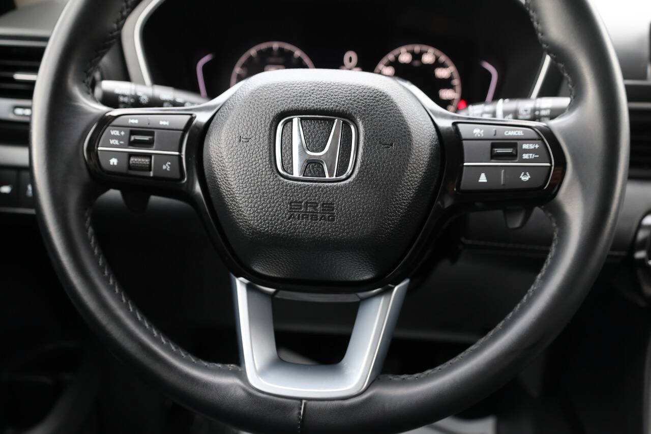 Used 2025 Honda Pilot Touring image 18