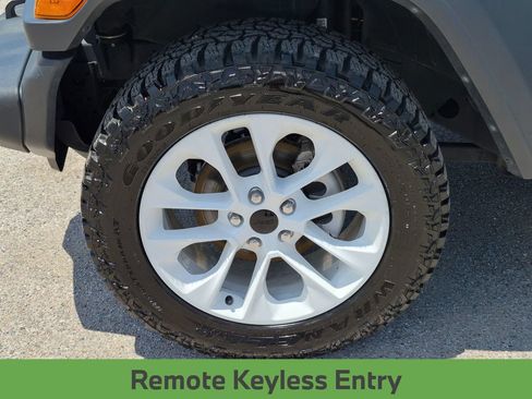 Used 2024 Jeep Wrangler Unlimited Sport AWD/4WD image 12