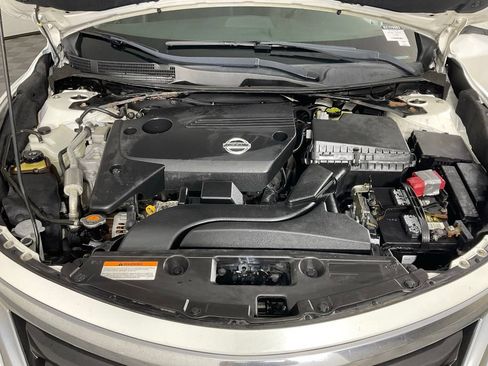 Used 2014 Nissan Altima 2.5 SV w/ Convenience Package FWD image 9