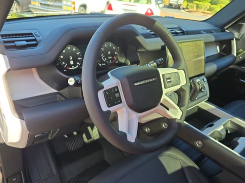 New 2026 Land Rover Defender 110 S image 15