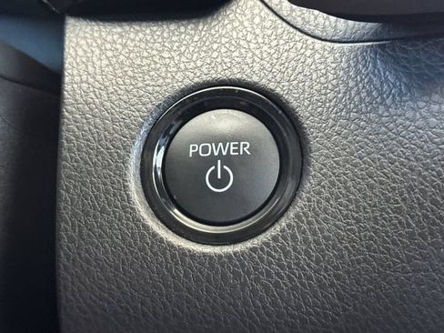 Used 2025 Toyota Camry XLE FWD image 25
