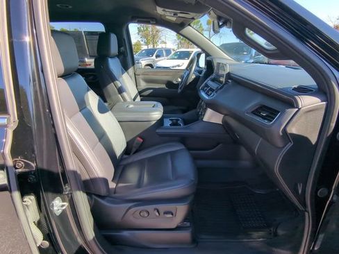 Used 2024 Chevrolet Suburban LT image 43