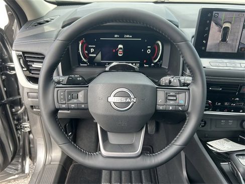 New 2025 Nissan Rogue SL w/ Tech Package image 19