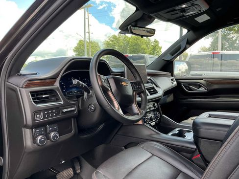 Used 2024 Chevrolet Suburban High Country AWD/4WD image 17