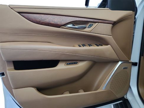 Used 2017 Cadillac Escalade ESV Platinum image 23