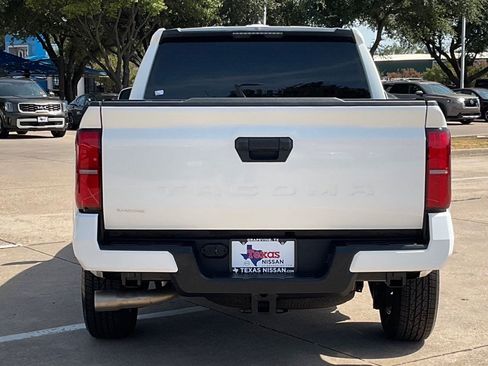Used 2025 Toyota Tacoma SR5 RWD image 4