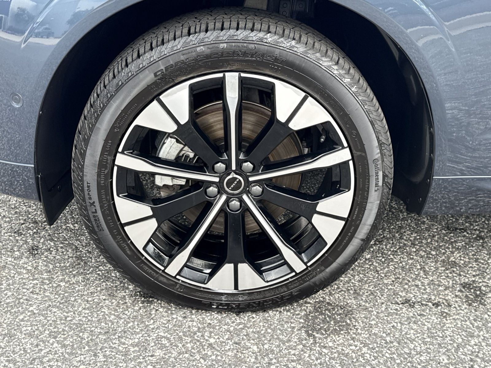 Certified 2026 Volvo XC60 B5 Plus AWD/4WD image 12