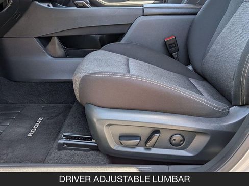Used 2025 Nissan Rogue SV FWD image 15