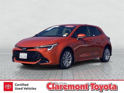 Certified 2025 Toyota Corolla SE image 1