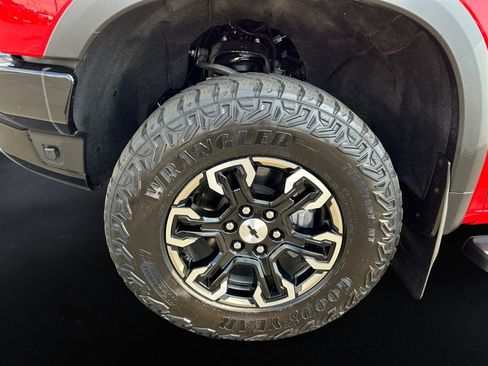 Certified 2024 Chevrolet Silverado 1500 ZR2 w/ Technology Package AWD/4WD image 9