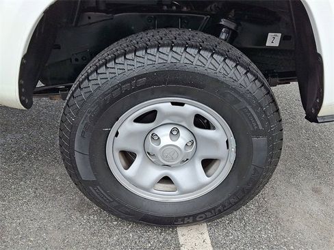 Certified 2022 Toyota Tacoma SR image 9
