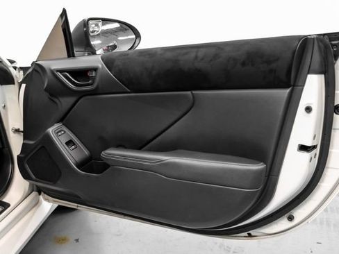 Used 2022 Toyota GR86 Premium w/ ALL Weather Mat Package (TMS) RWD image 44