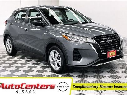 New 2025 Nissan Kicks Play S