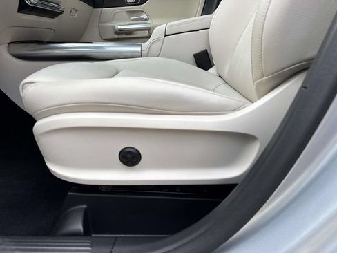 Used 2025 Mercedes-Benz GLA 250 image 24