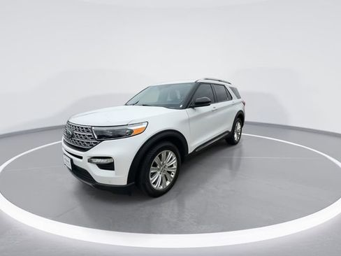 Used 2024 Ford Explorer Limited w/ Limited Technology Package image 4