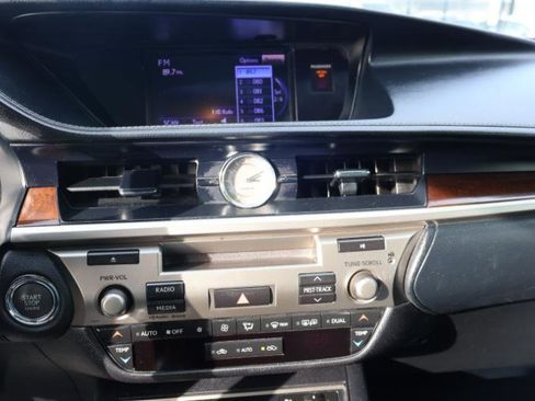 Used 2014 Lexus ES 350 w/ Premium Package image 16