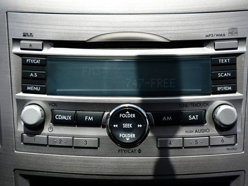 Used 2011 Subaru Outback 2.5i AWD/4WD image 32