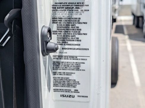 Used 2024 Chevrolet Low Cab Forward RWD image 3