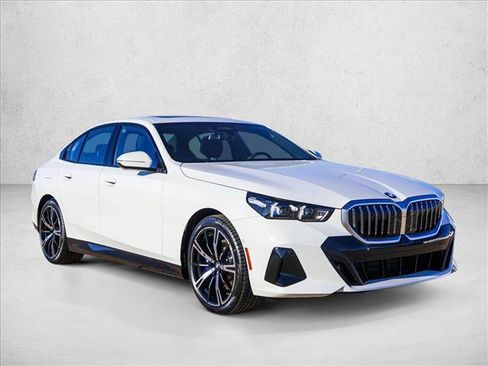 New 2027 BMW 530i xDrive AWD/4WD image 3