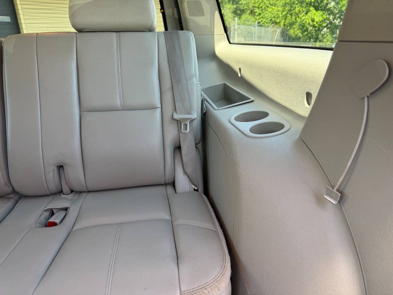 Used 2010 Chevrolet Suburban LT AWD/4WD image 29