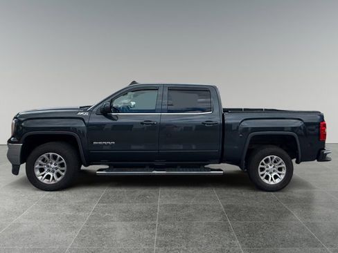 Used 2018 GMC Sierra 1500 SLE w/ SLE Value Package AWD/4WD image 2