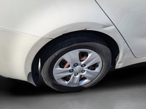 Used 2015 Kia Forte LX FWD image 37
