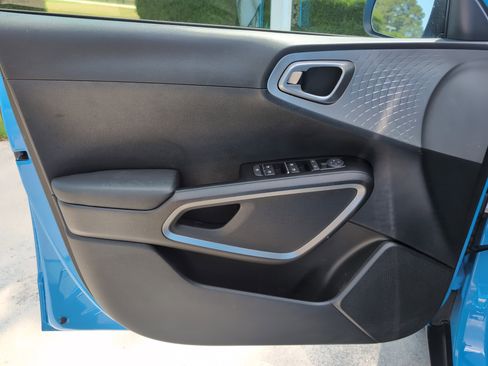 Used 2024 Kia Soul S FWD image 14