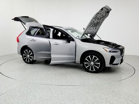 Certified 2025 Volvo XC60 B5 Plus image 10